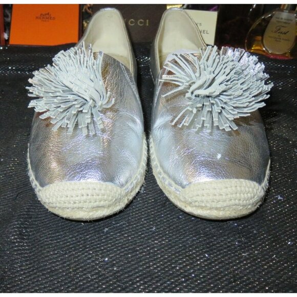 MICHAEL KORS LOLITA Silver Metallic Leather Pom Pom Espadrilles size 9.5 Slip On - Picture 2 of 12